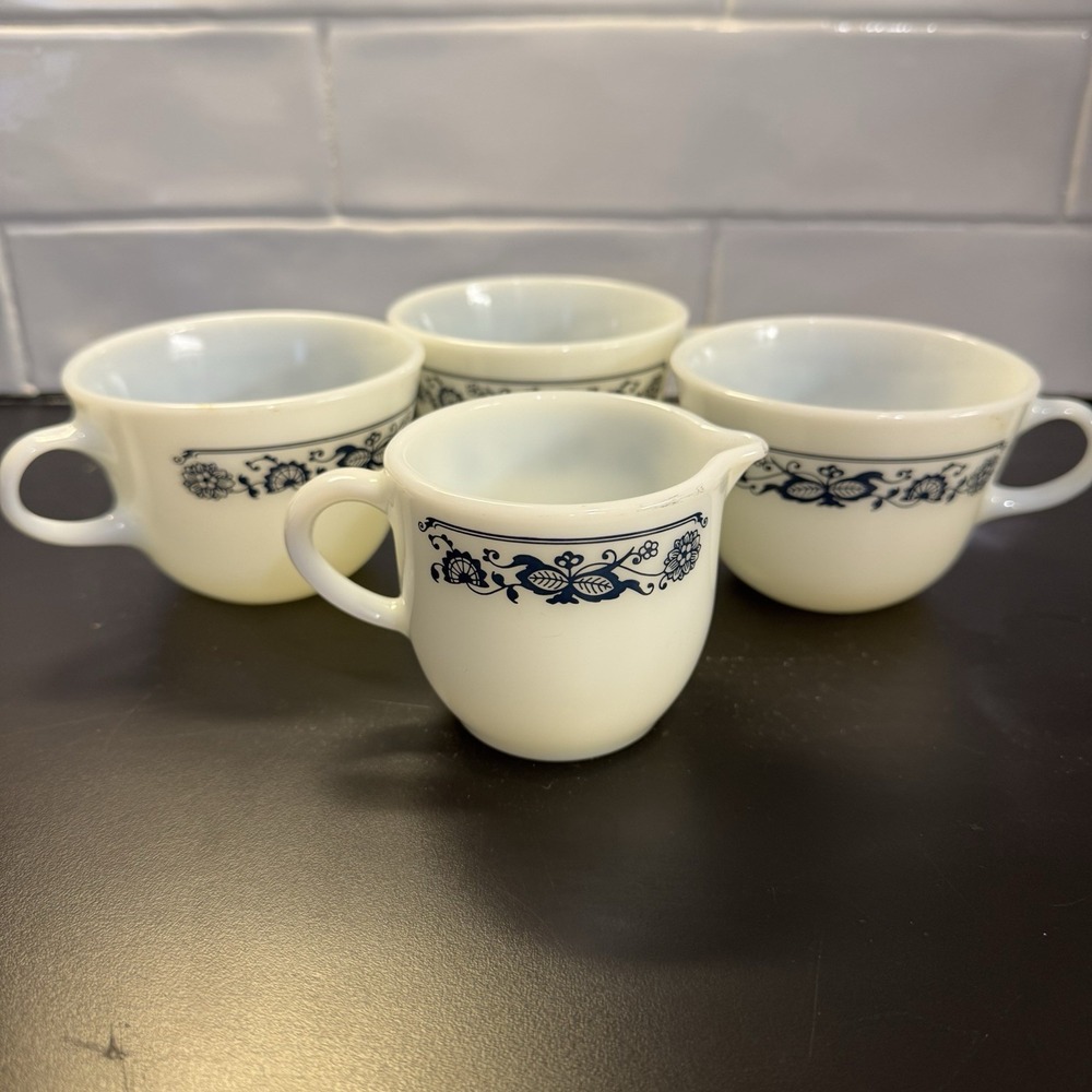 VTG Pyrex Old Town Blue Pattern Coffee Tea Cup & Creamer Made In USA Set Of 4